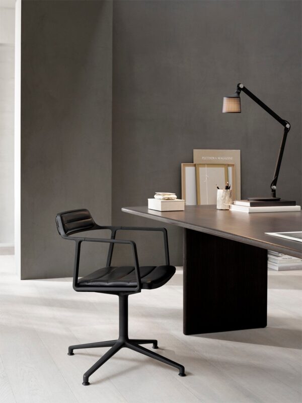 Sort 452 Swivel, Black Leath, Black Frame, Gliders   5705953195067